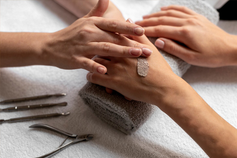 El – Ayak Bakımı