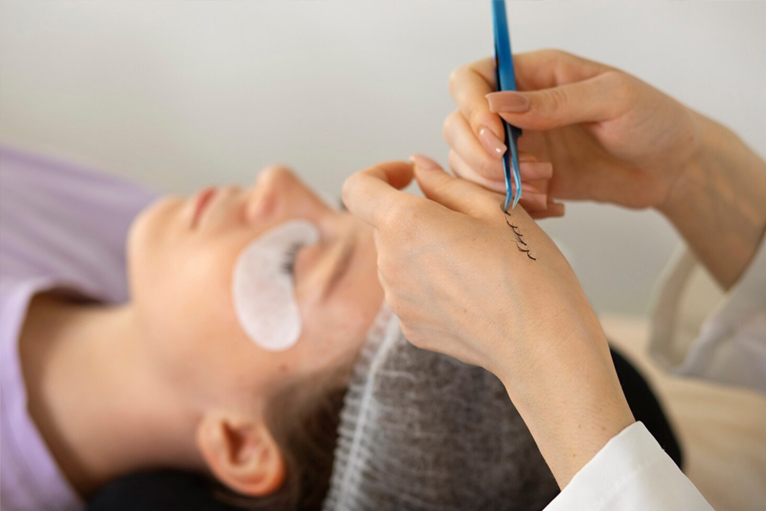 İpek Kirpik Ekleme Eğitimi